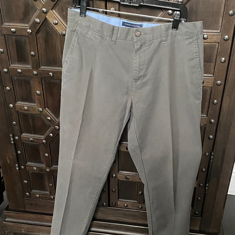 Tommy Hilfiger Men's Khaki Chinos